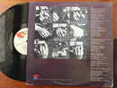 Larry Carlton – Singing / Playing (USA VG+) Gatefold