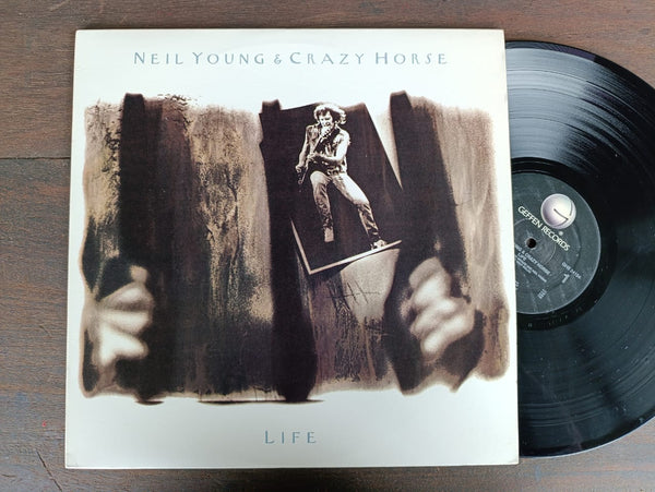 Neil Young & Crazy Horse – Life (USA VG+)