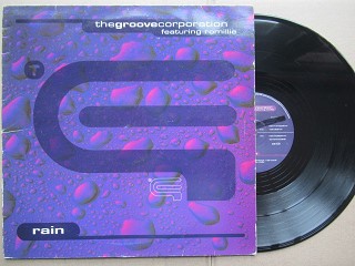The Groove Corporation Featuring Romillie | Rain ( UK VG+ )